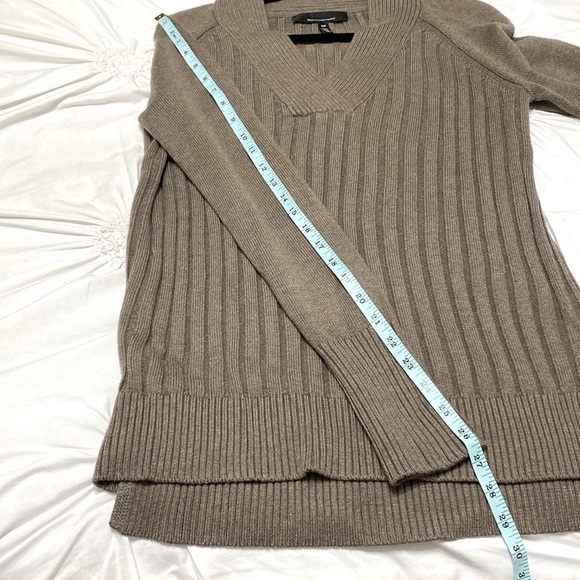 White House Black Market long sleeve ribbed tunic. Taupe color. Women’s M Petite - Picture 11 of 12